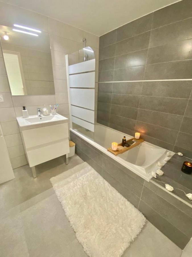 Apartamento Luxurious Flat At 5 Min By Walk To Monaco, Free Parking And Sea View Beausoleil Exterior foto