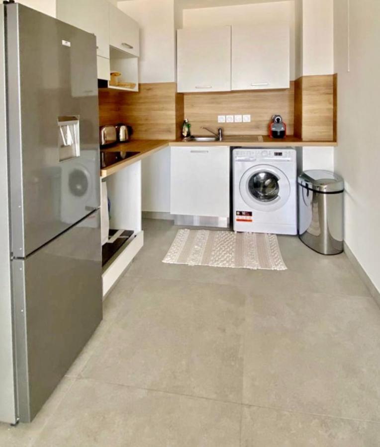 Apartamento Luxurious Flat At 5 Min By Walk To Monaco, Free Parking And Sea View Beausoleil Exterior foto