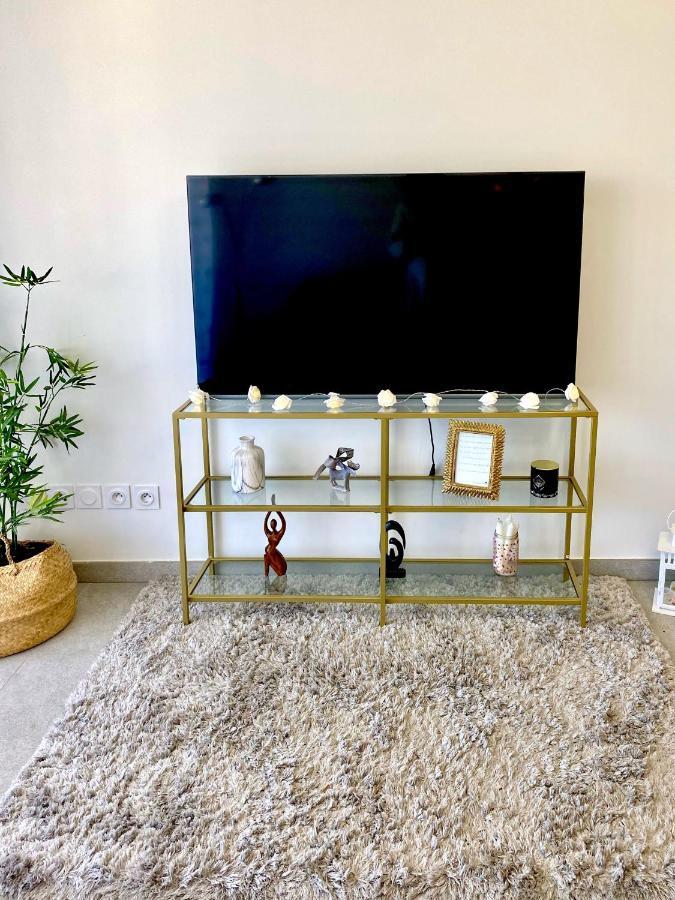 Apartamento Luxurious Flat At 5 Min By Walk To Monaco, Free Parking And Sea View Beausoleil Exterior foto